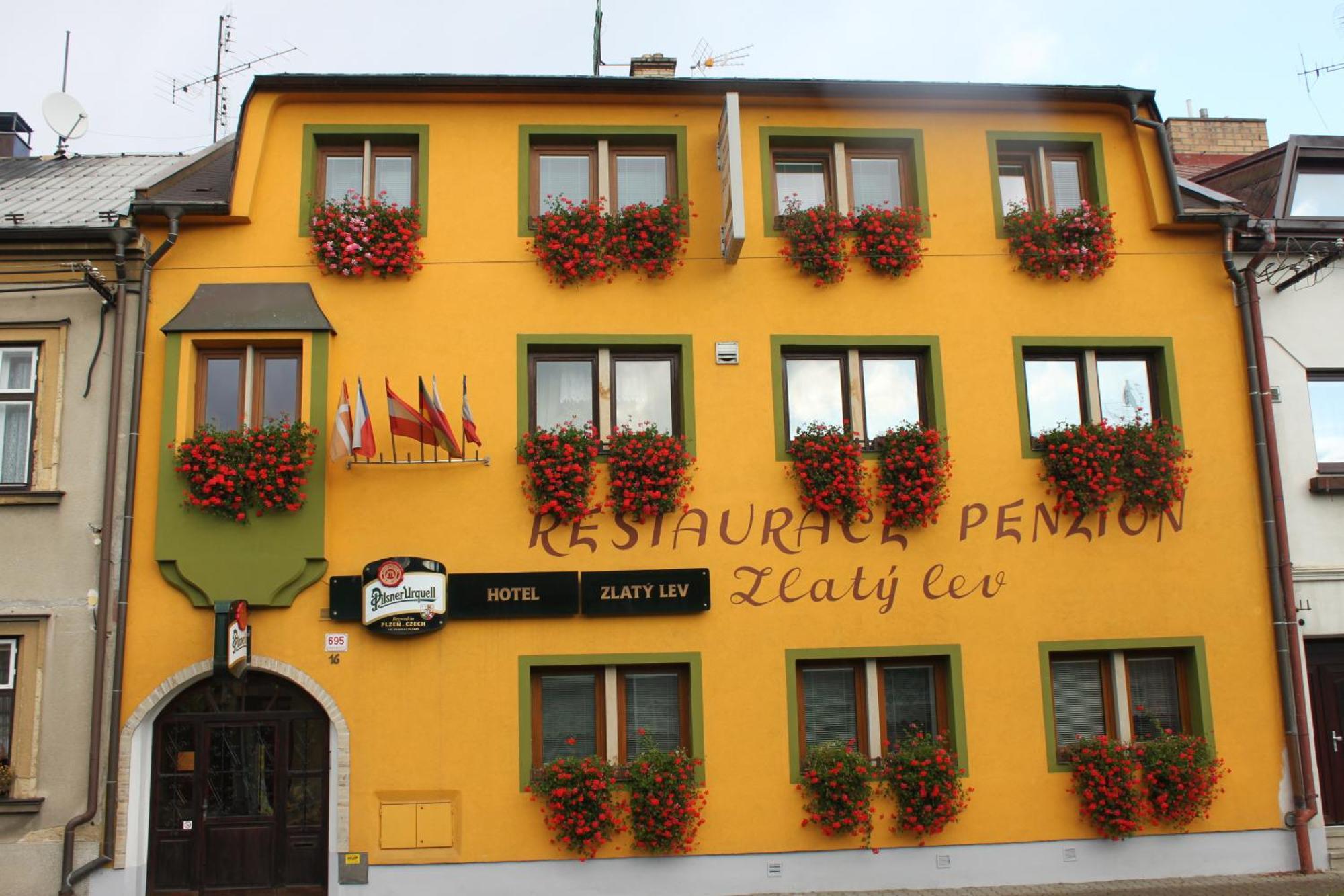 Hotel Zlaty Lev Svitavy Exterior foto